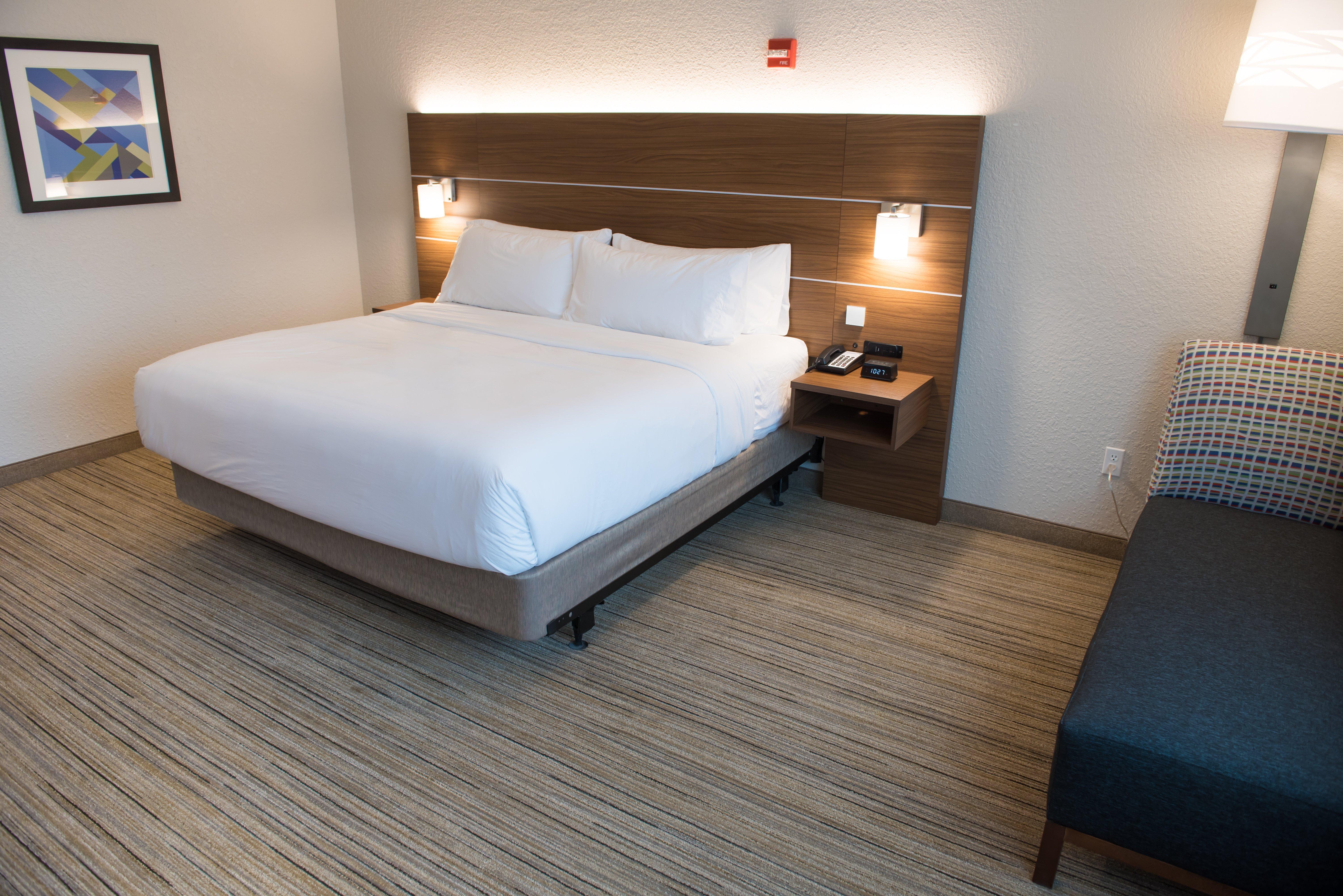 Holiday Inn Express & Suites - Fort Wayne North By Ihg Sunnybrook Acres Exterior photo